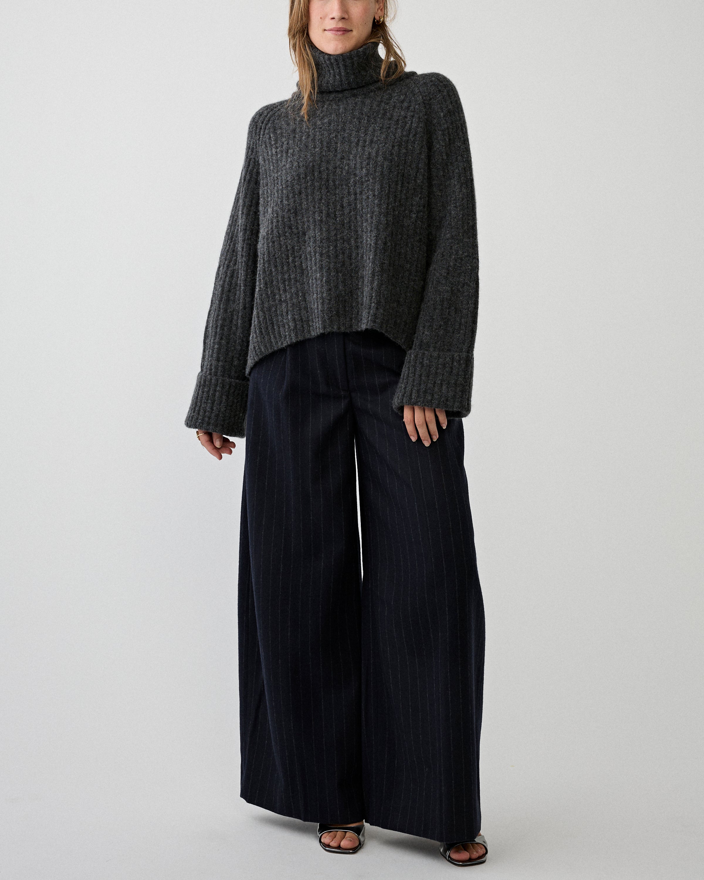 The Latest Deva Pants Night Blue Pants Women